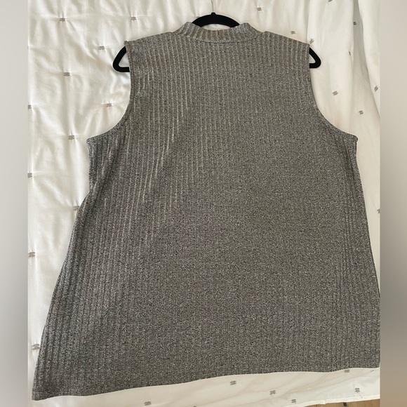 Ricki’s sleeveless grey/silver mock neck top xxl - Picture 3 of 6